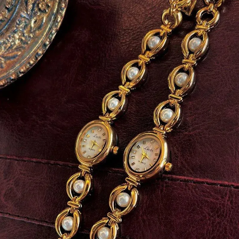 Dorina – Faux pearl details – Vintage watch