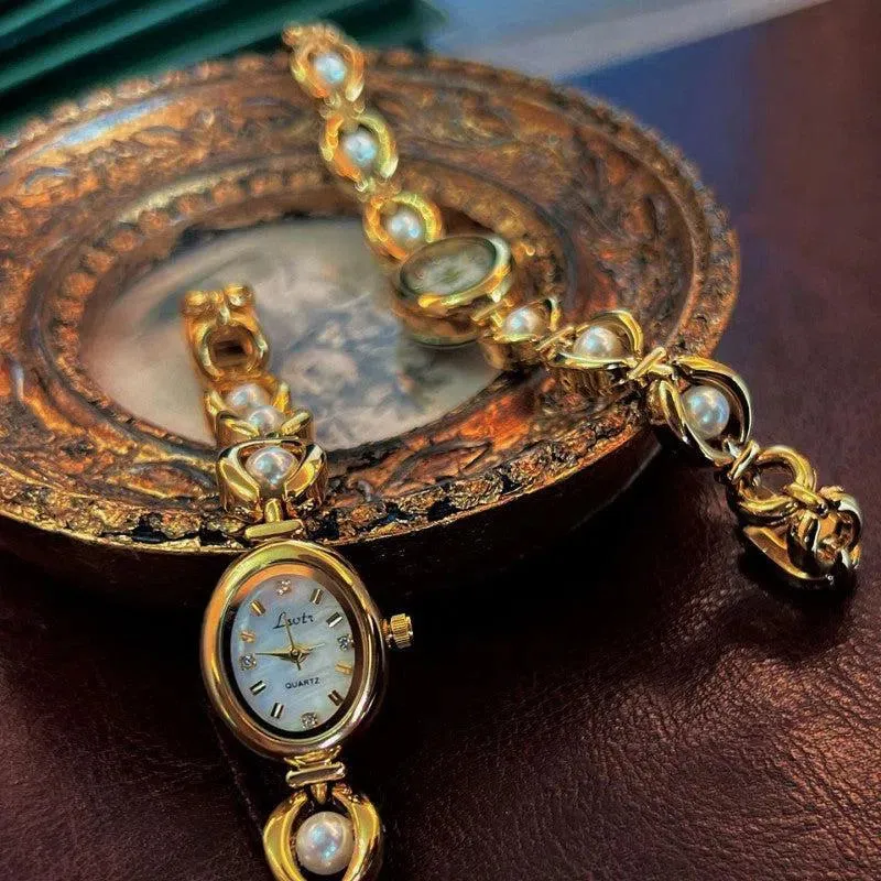 Dorina – Faux pearl details – Vintage watch
